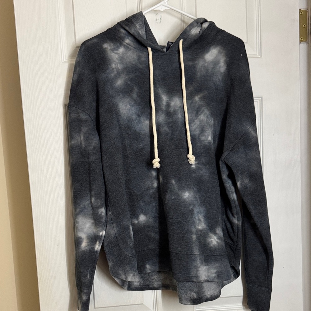 Universal Thread Black and Gray Tie-Dye Hoodie Sweater